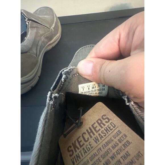 Mens Skechers Avillo Relaxed Fit Memory Foam Slip-on Loafer Shoes Khaki 7 y - Picture 5 of 6